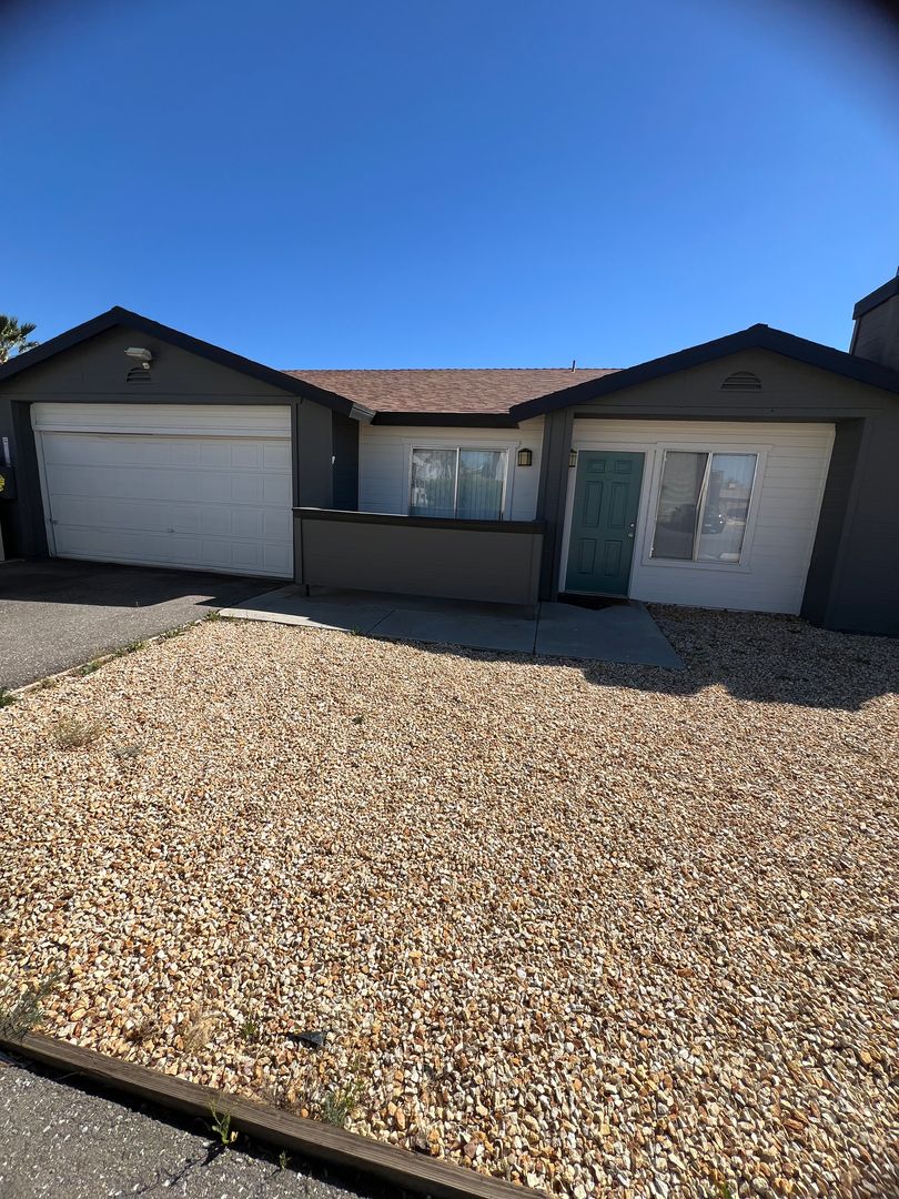 Ridgecrest Apartment: 824 S Norma Street - D