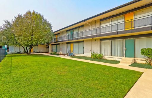 Immediate move-in available!! – photo 1
