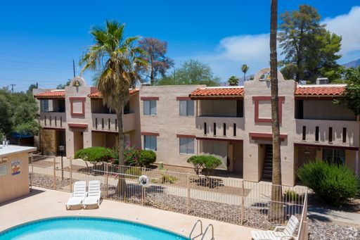 Immediate move-in available!! – photo 1