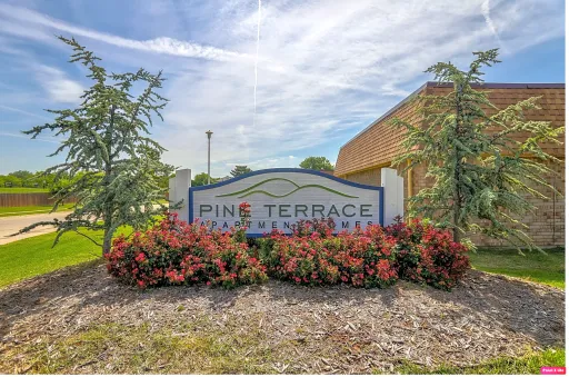 Spring Move in Special $499.00 – photo 1