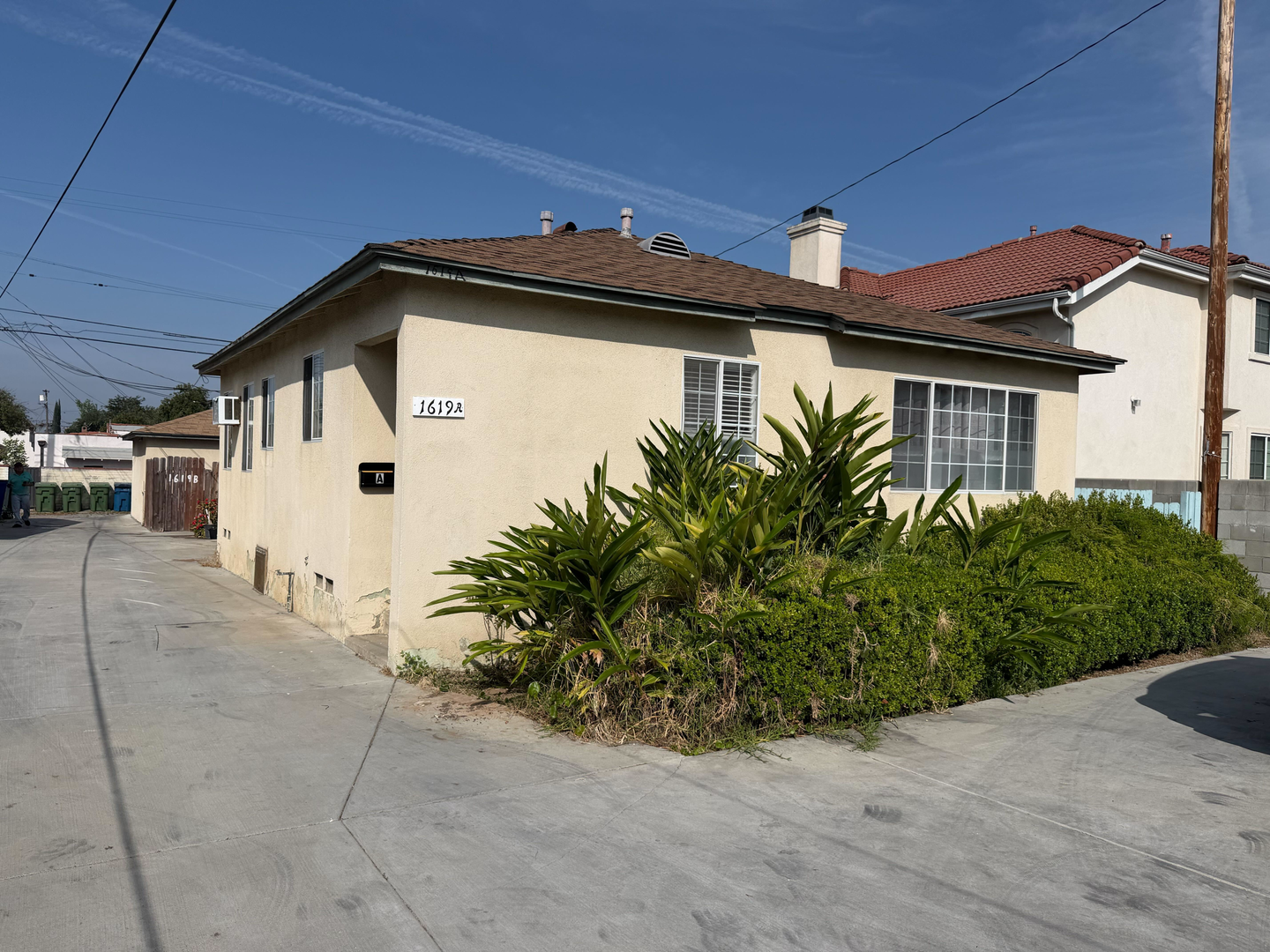 Alhambra Apartment: 1617-1619 S Atlantic Blvd