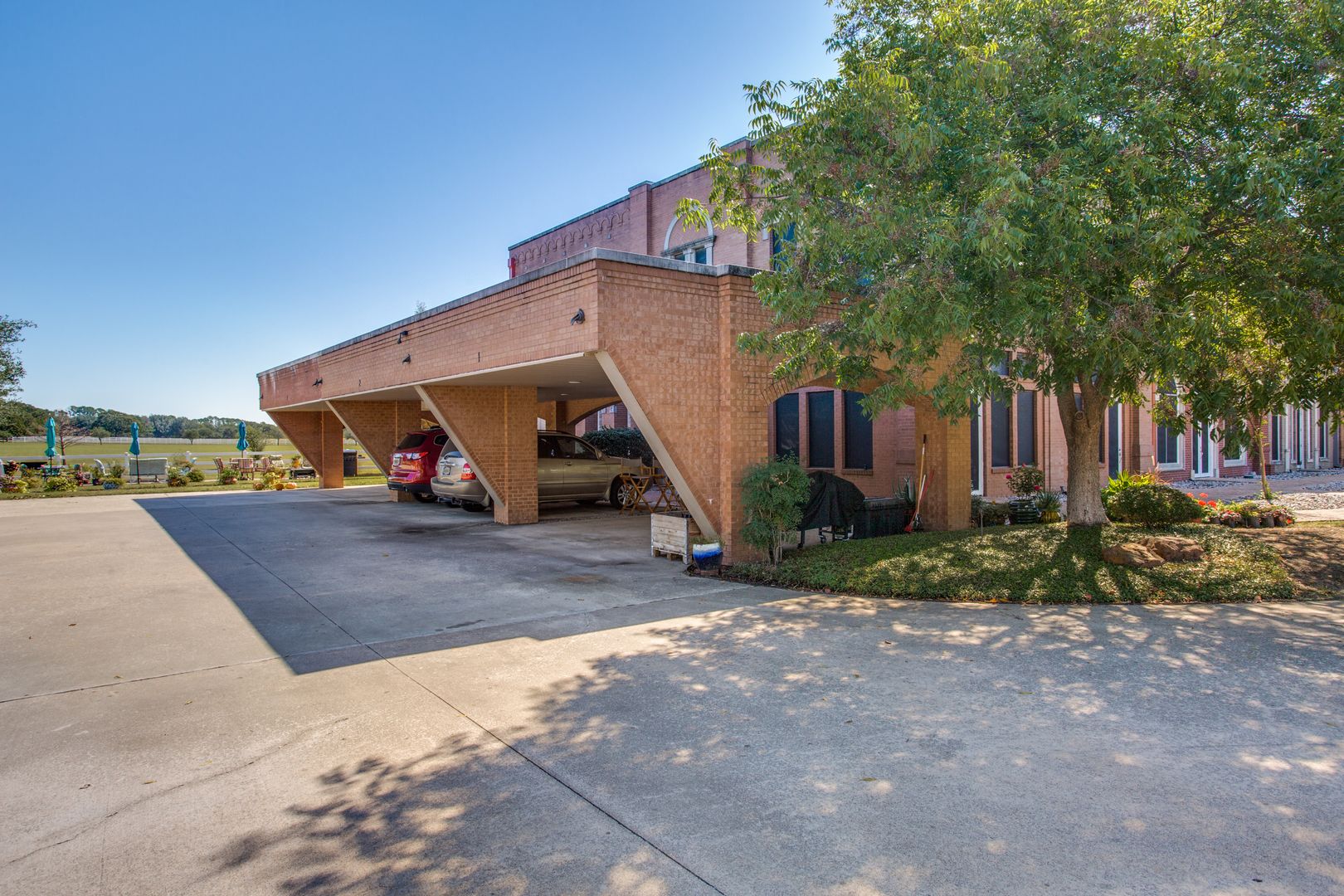 Argyle Apartment: 11351 Hilltop Road