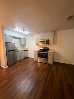 Springhill Apartments #12 – photo 1