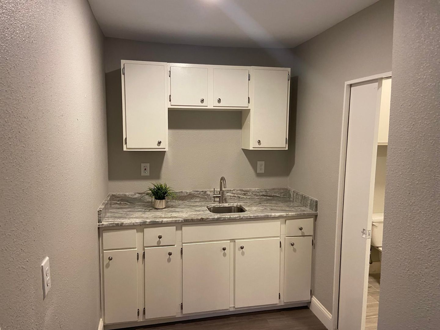 Irving House: 2006 W Northgate