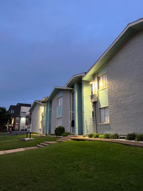Monarch Court #212 – photo 1