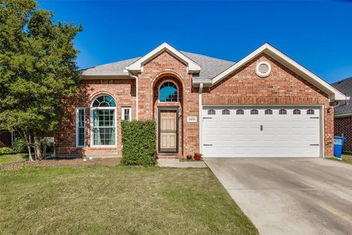 2605 Wandering Oak Drive