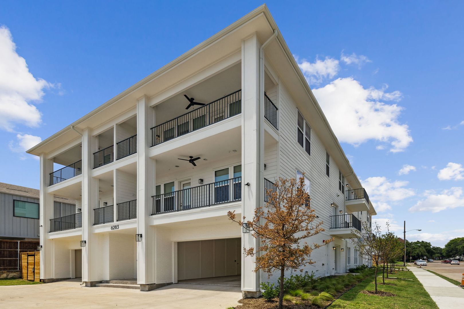 Dallas Apartment: 6283 La Vista Drive