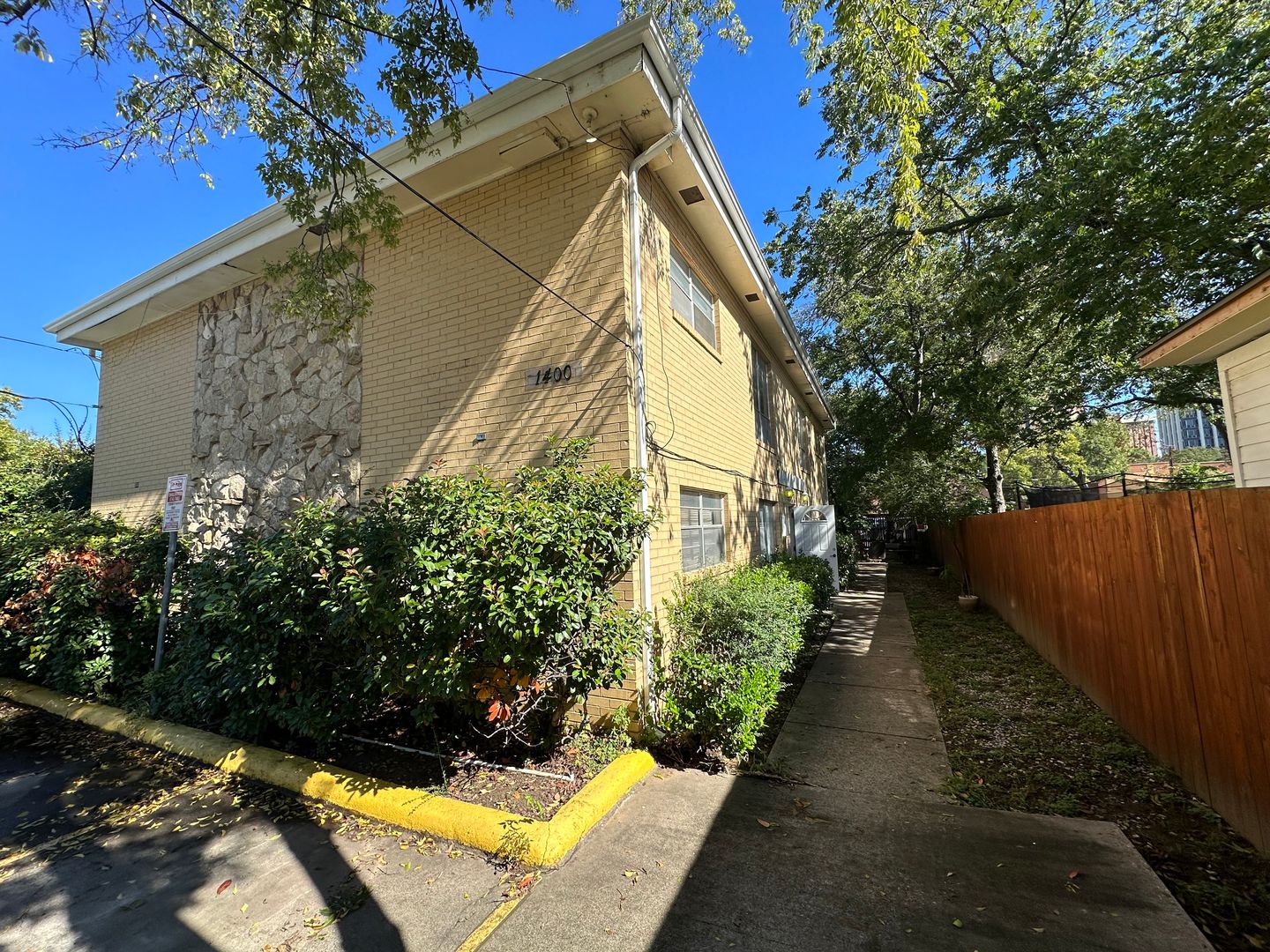 Denton Apartment: 1400 N Austin St.