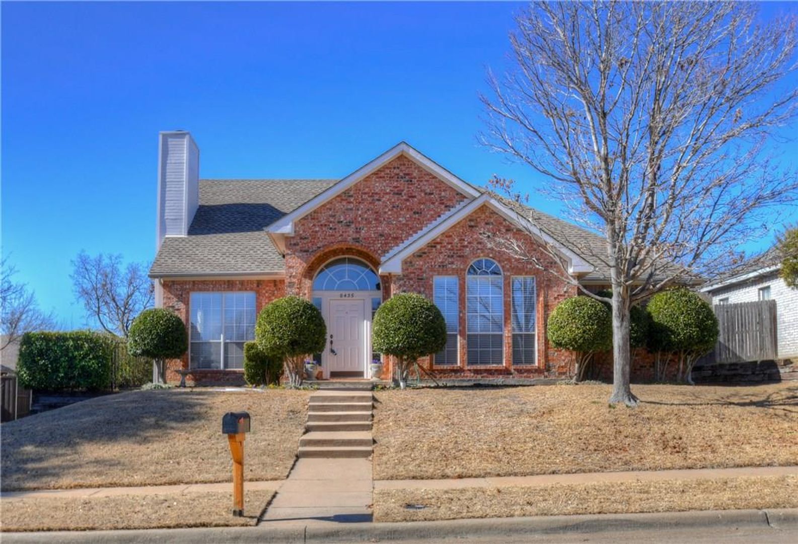 Frisco House: 8435 Creekside Circle