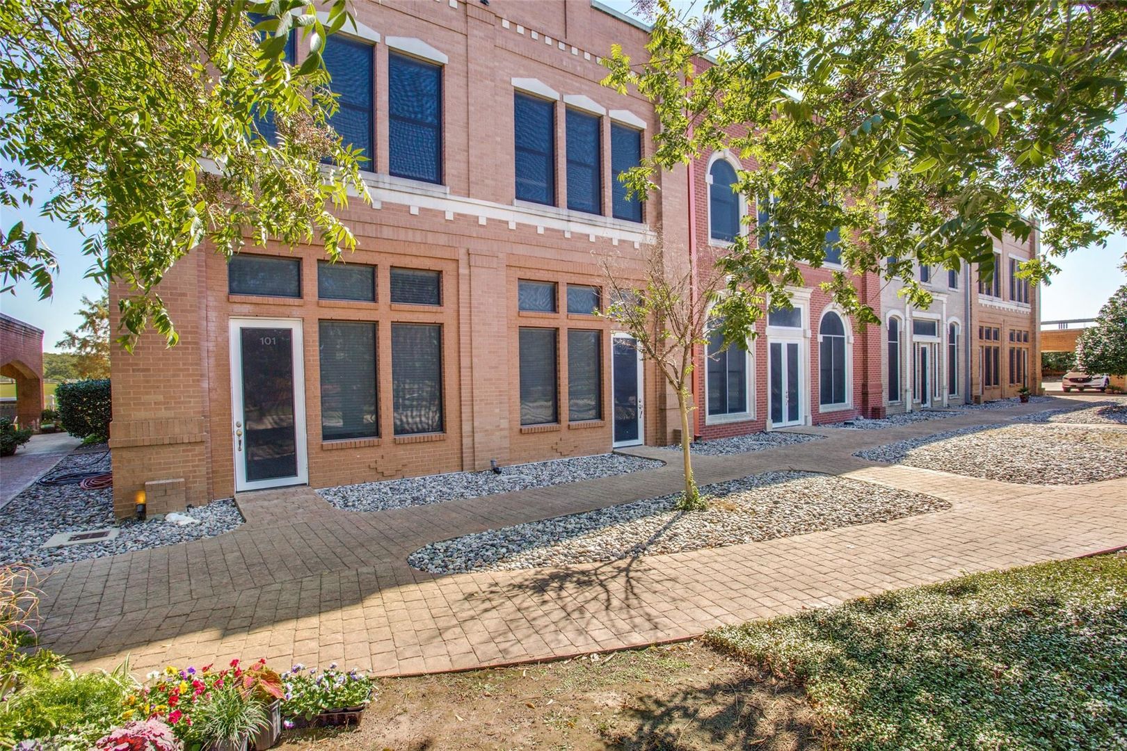 Argyle Apartment: 11351 Hilltop Road