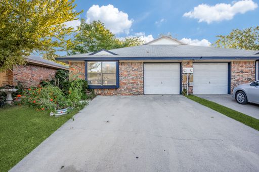 329 Casie Court – photo 1