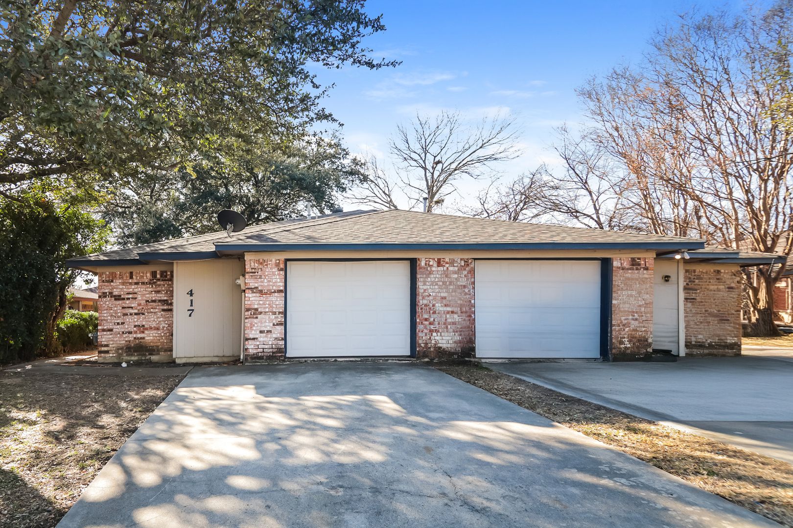 Denton Apartment: 417-421 Gardenview St