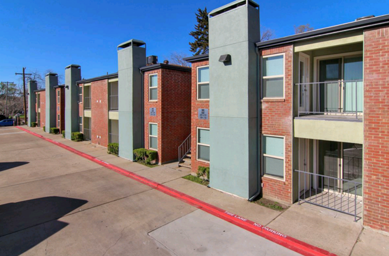Dallas Apartment: 4622 Monarch St