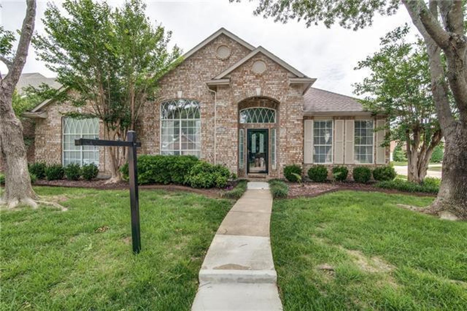 Frisco House: 11017 Knoxville Ln