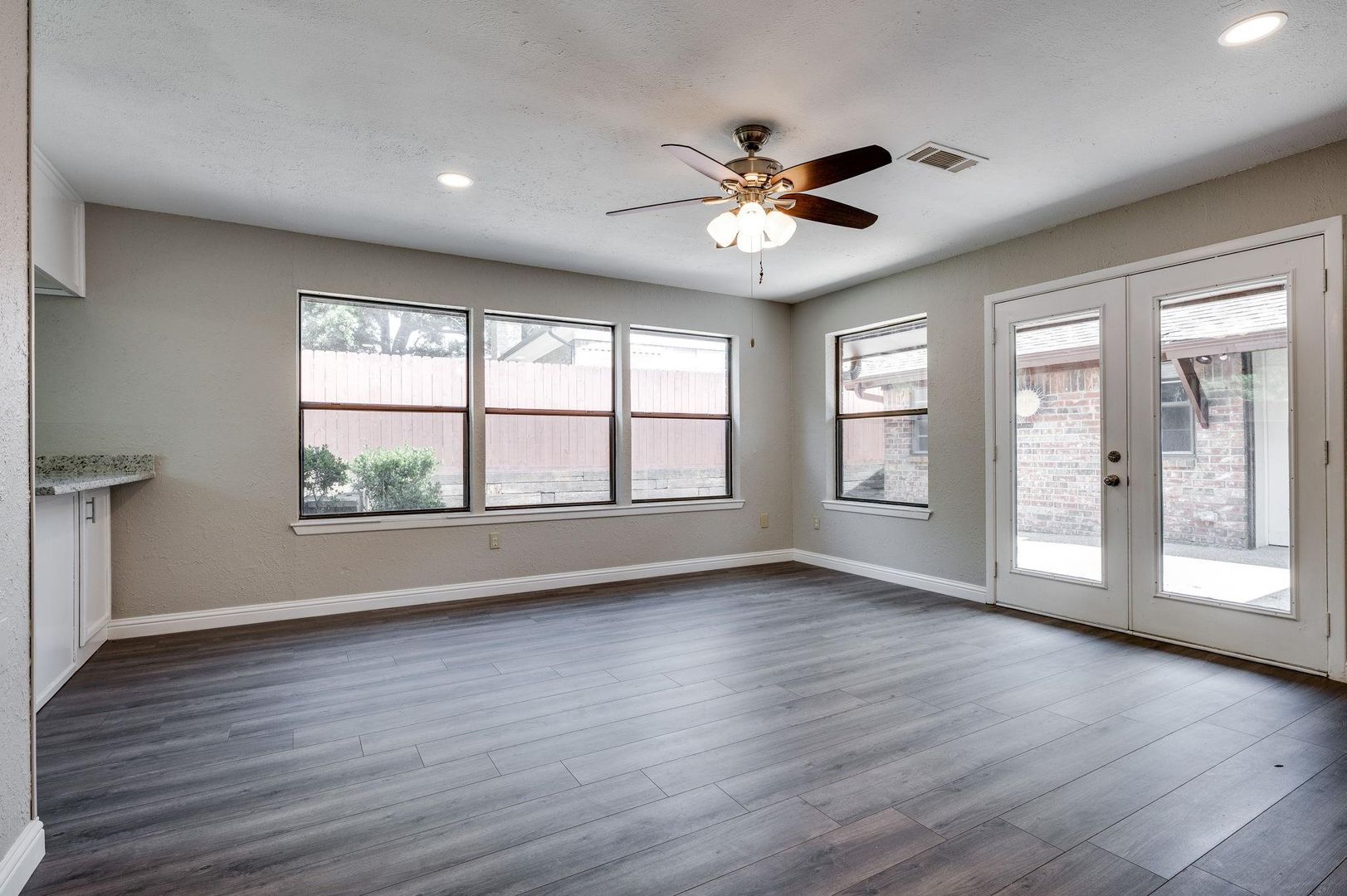 Hurst House: 724 Toni Drive