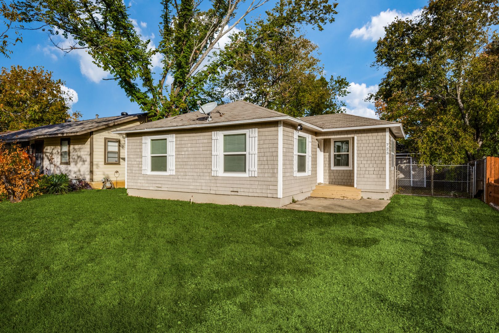 Lake Dallas House: 723 Glen Rhea dr