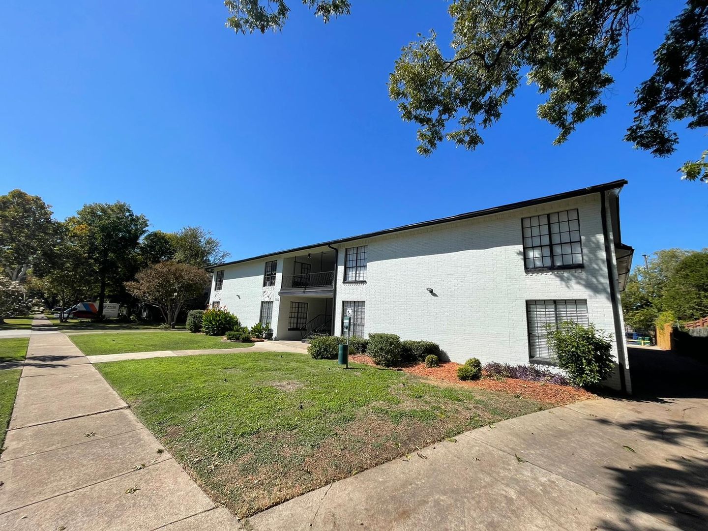 Dallas Apartment: 5317 Junius St
