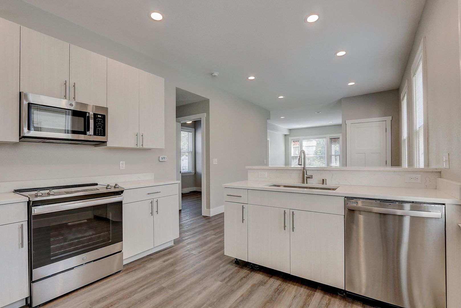 Milwaukee Apartment: 1761 N Humboldt Ave, 1755 N Humboldt Ave, 1753 N Humboldt Ave, 1745/47 N Humboldt Ave, 1036 E Pearson St