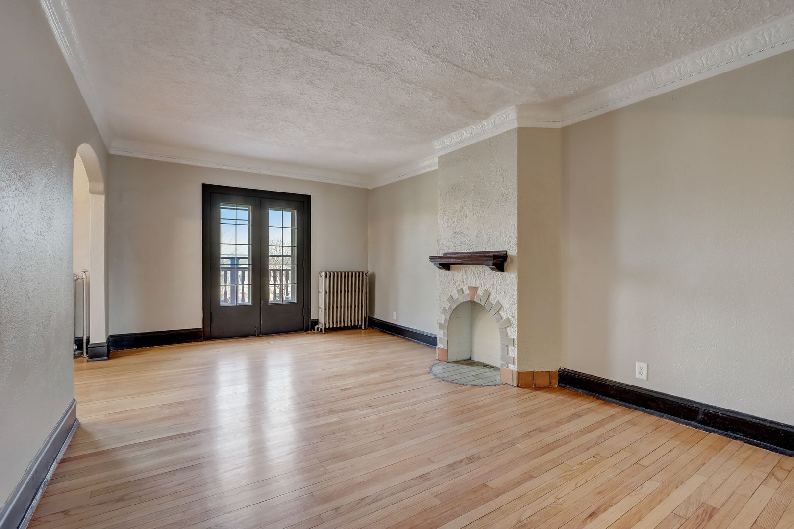 Milwaukee Apartment: 5411 W Wisconsin Ave