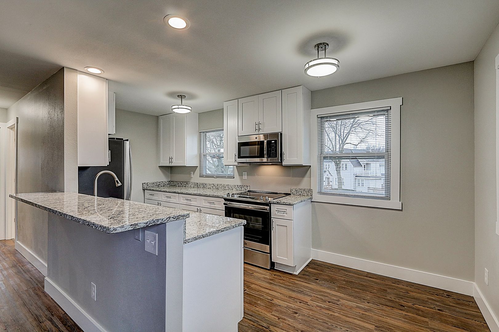 West Allis Apartment: 1620-1624 S 90th Street
