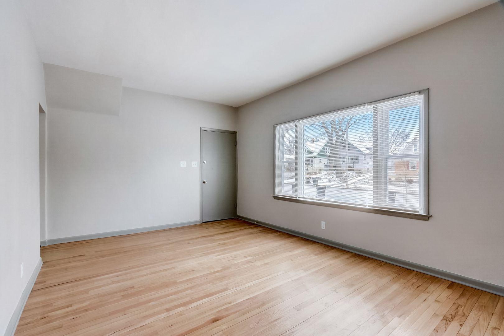 Wauwatosa Apartment: 6805, 6809, 6811-6811A, 6815 W Lloyd St/2013-2013A N 68th St
