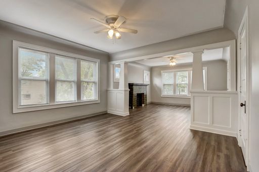 Spacious & Charming 2 BR w/ Heat Included! – photo 1
