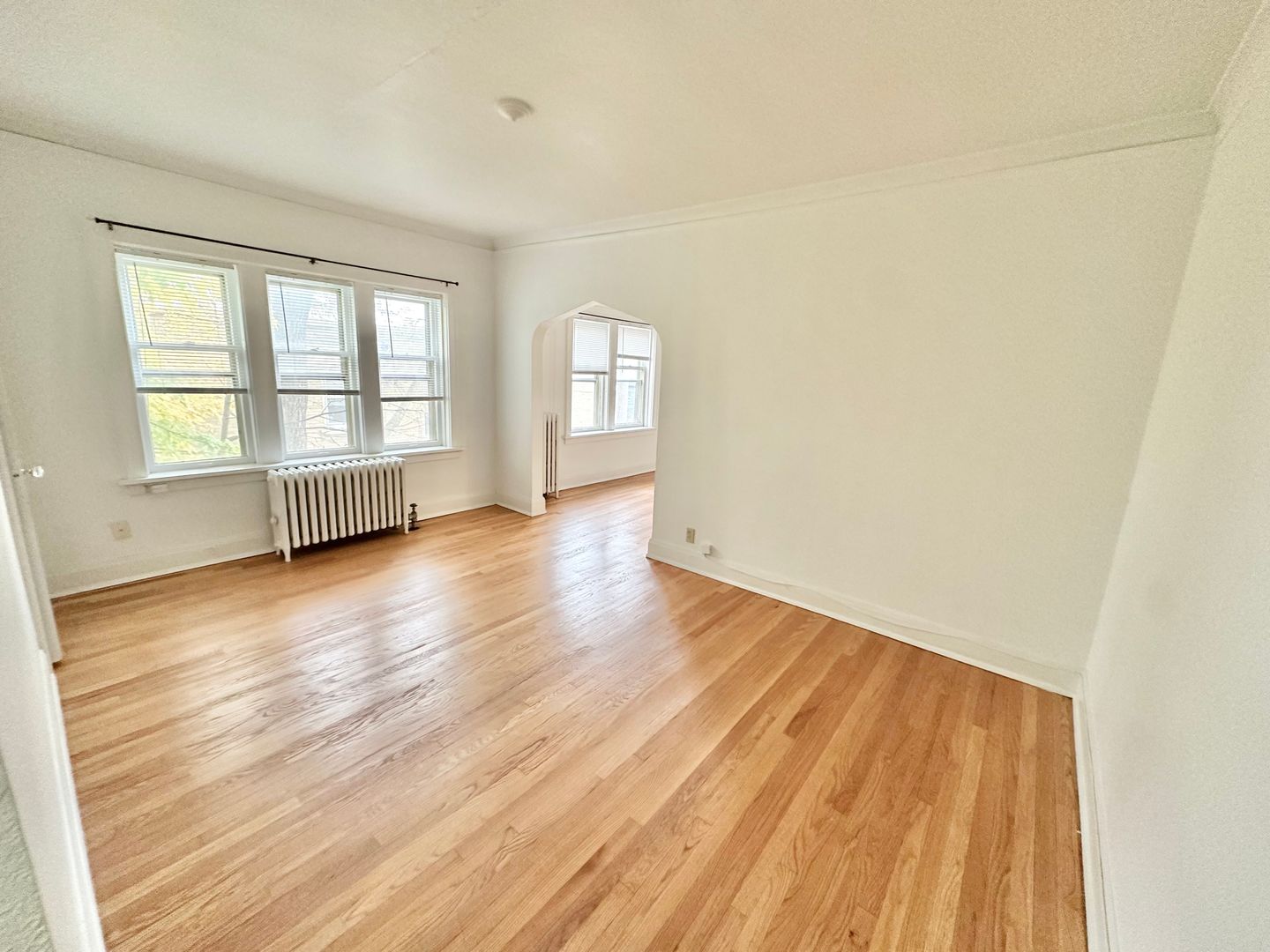 Shorewood Apartment: 3819 N Oakland Ave