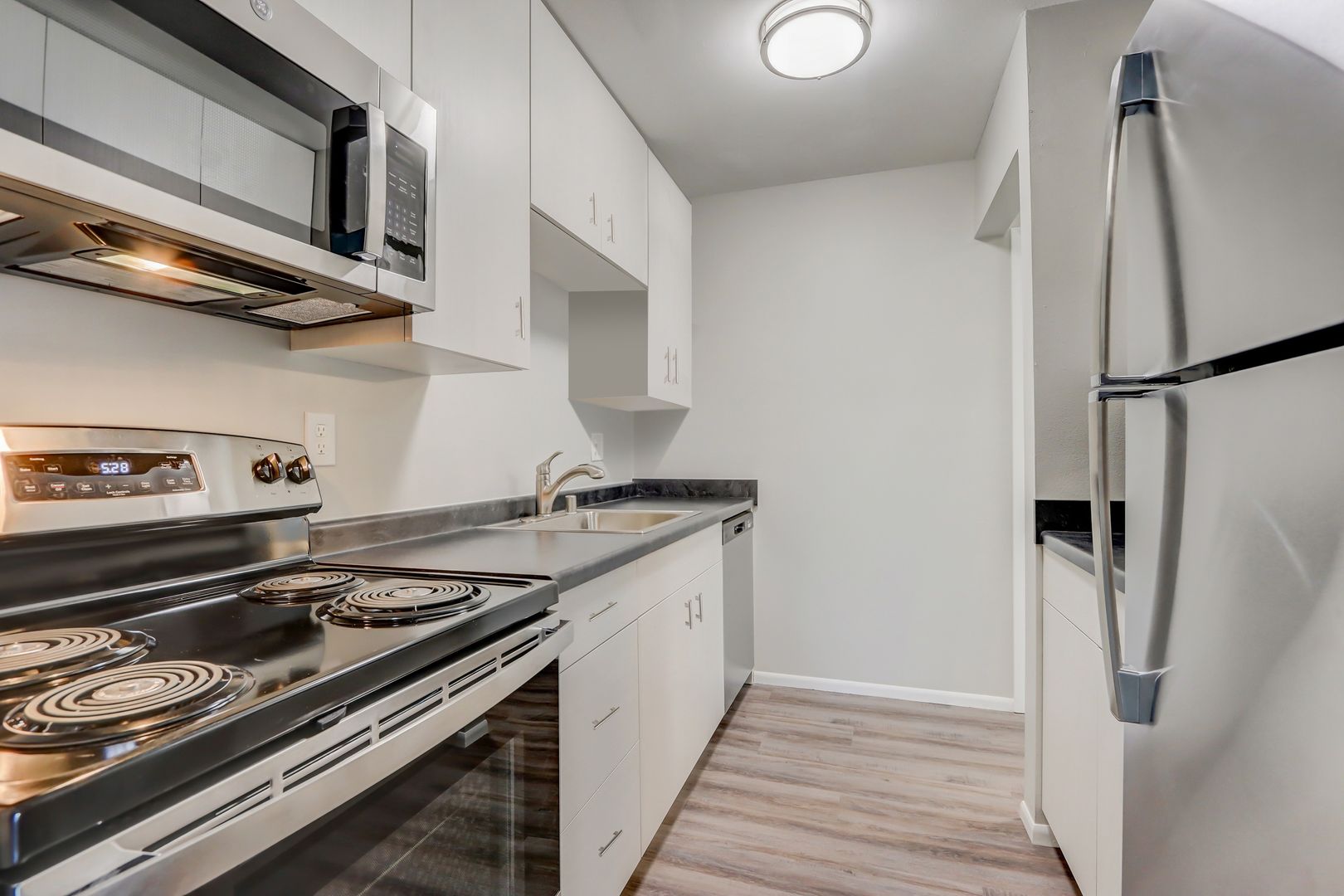 Milwaukee Apartment: 721, 745, 811 W. Grange Avenue