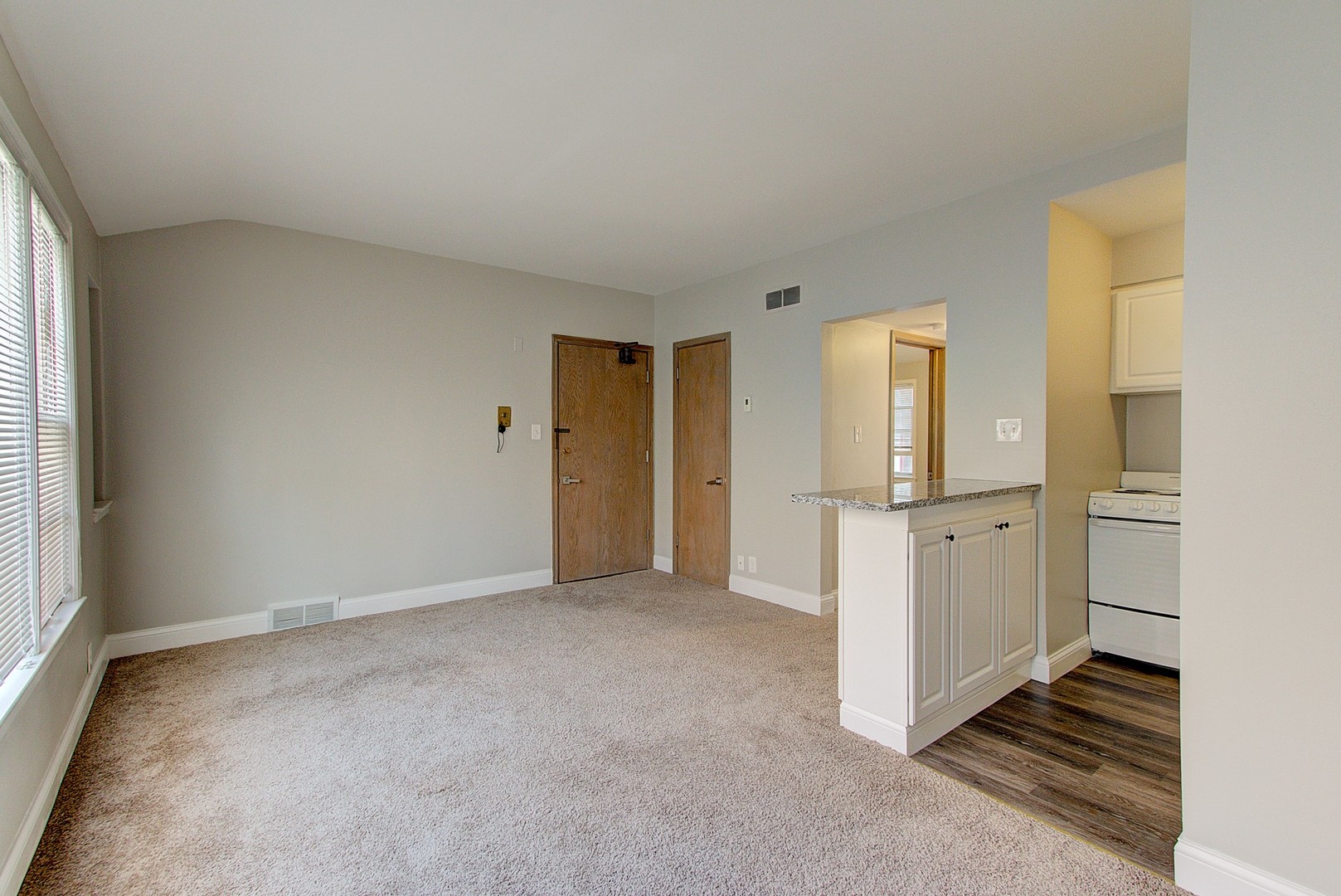 Milwaukee Apartment: 1847-49 N Prospect Ave