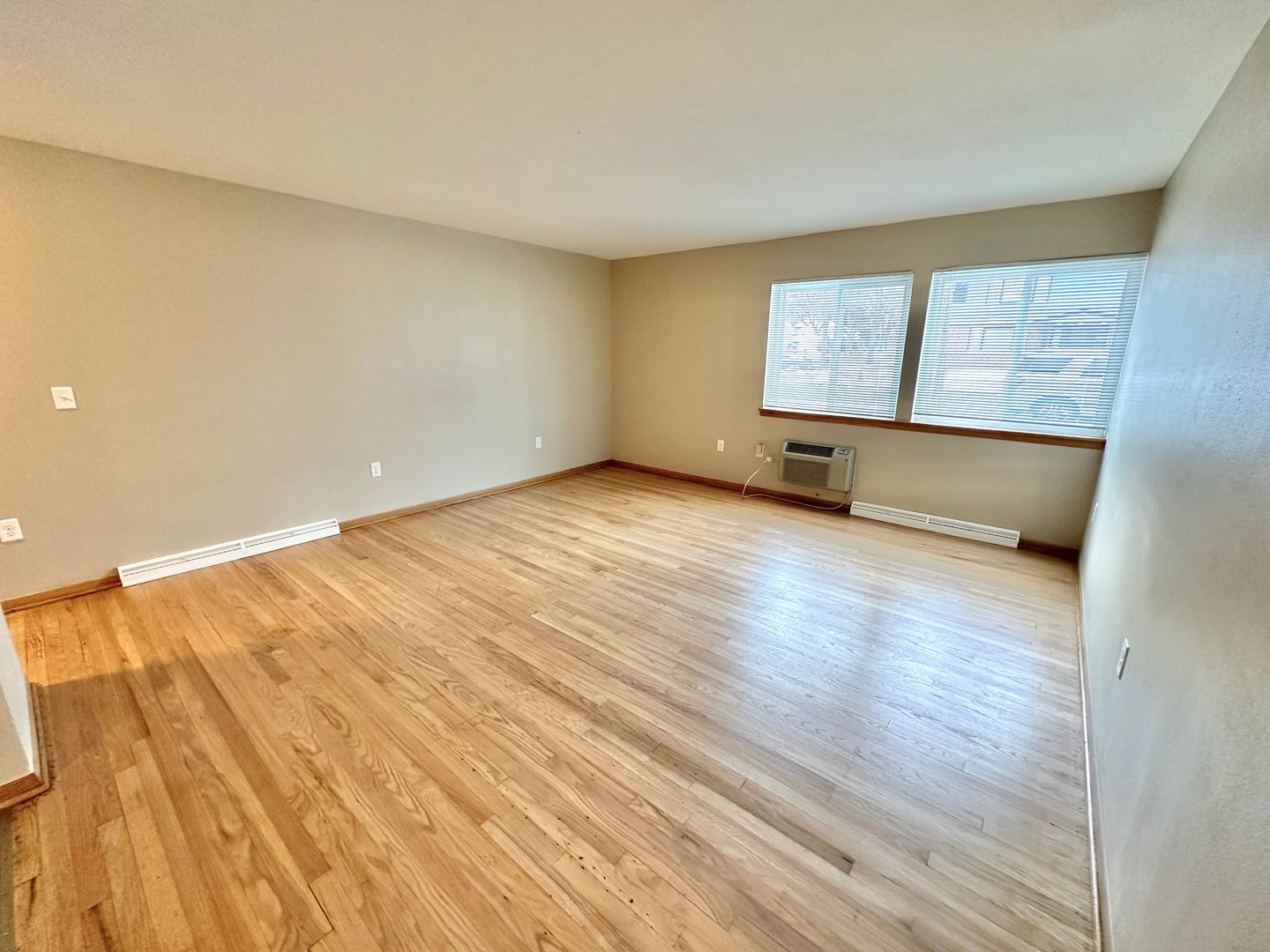 Milwaukee Apartment: 3413-39 S 26th St