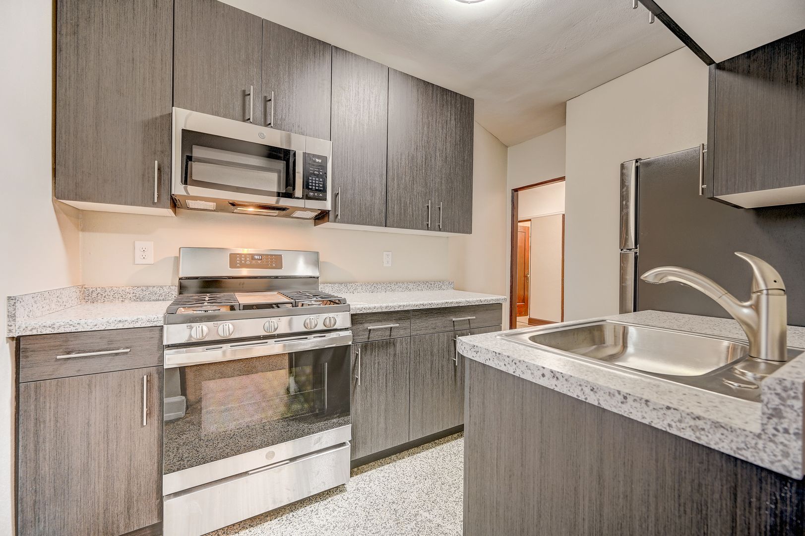 Milwaukee Apartment: 3124 W National Ave