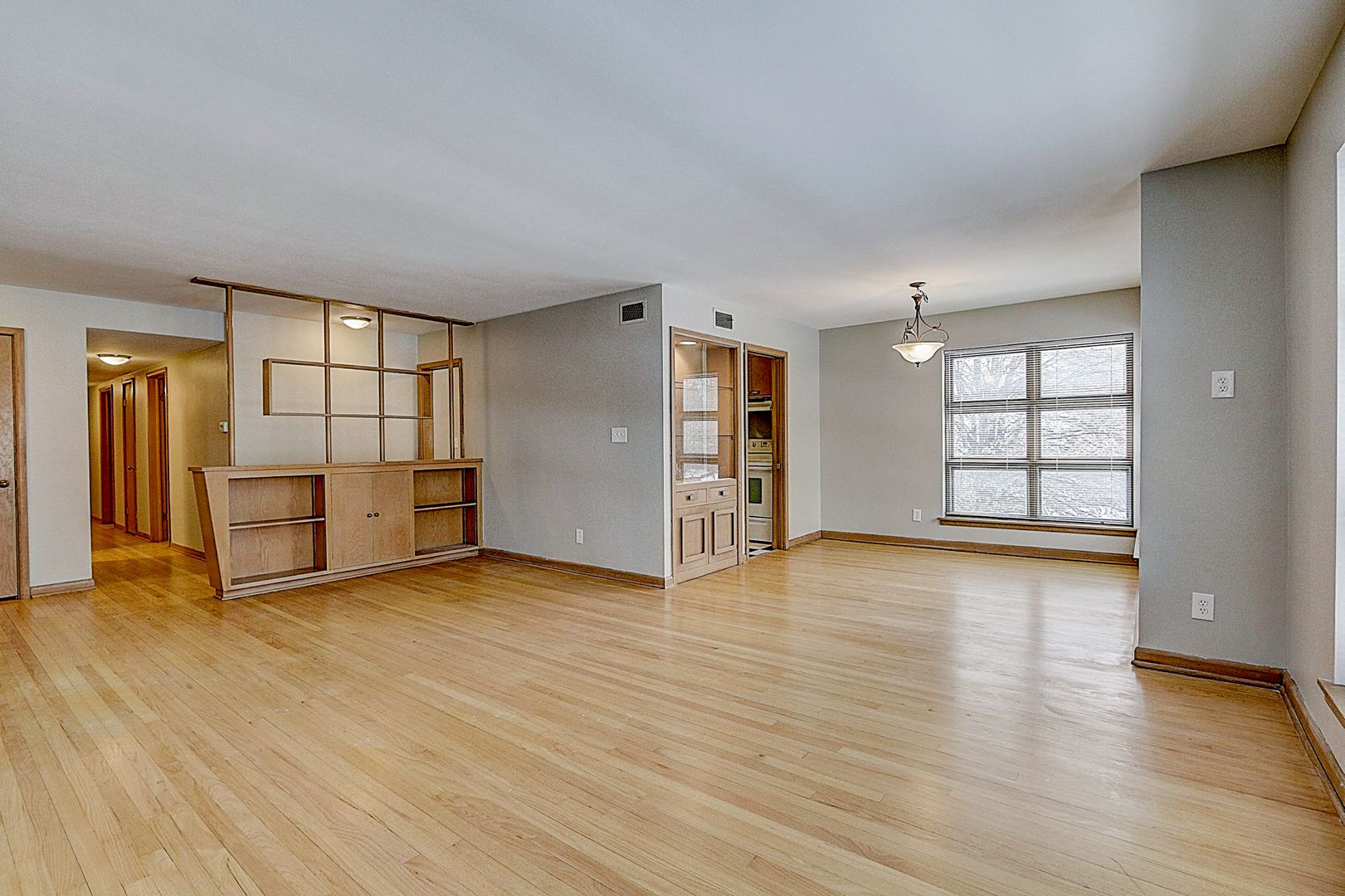 Milwaukee Apartment: 4802-12 W Wells St