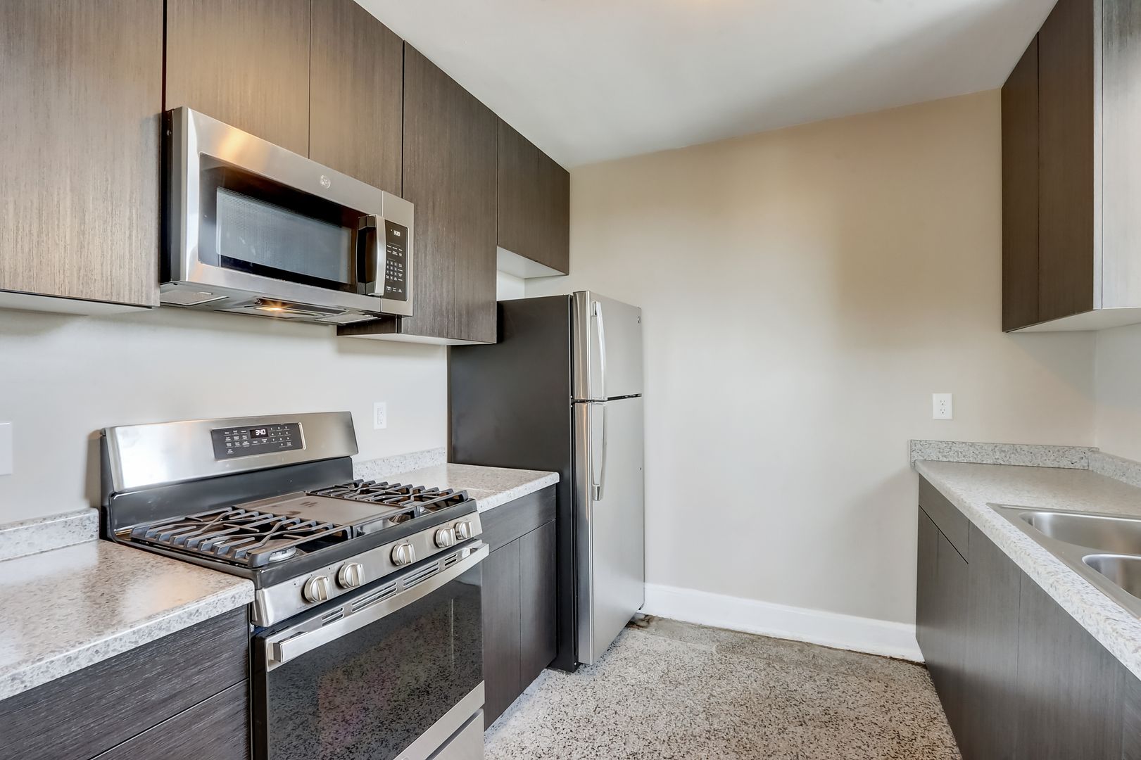 Milwaukee Apartment: 3124 W National Ave