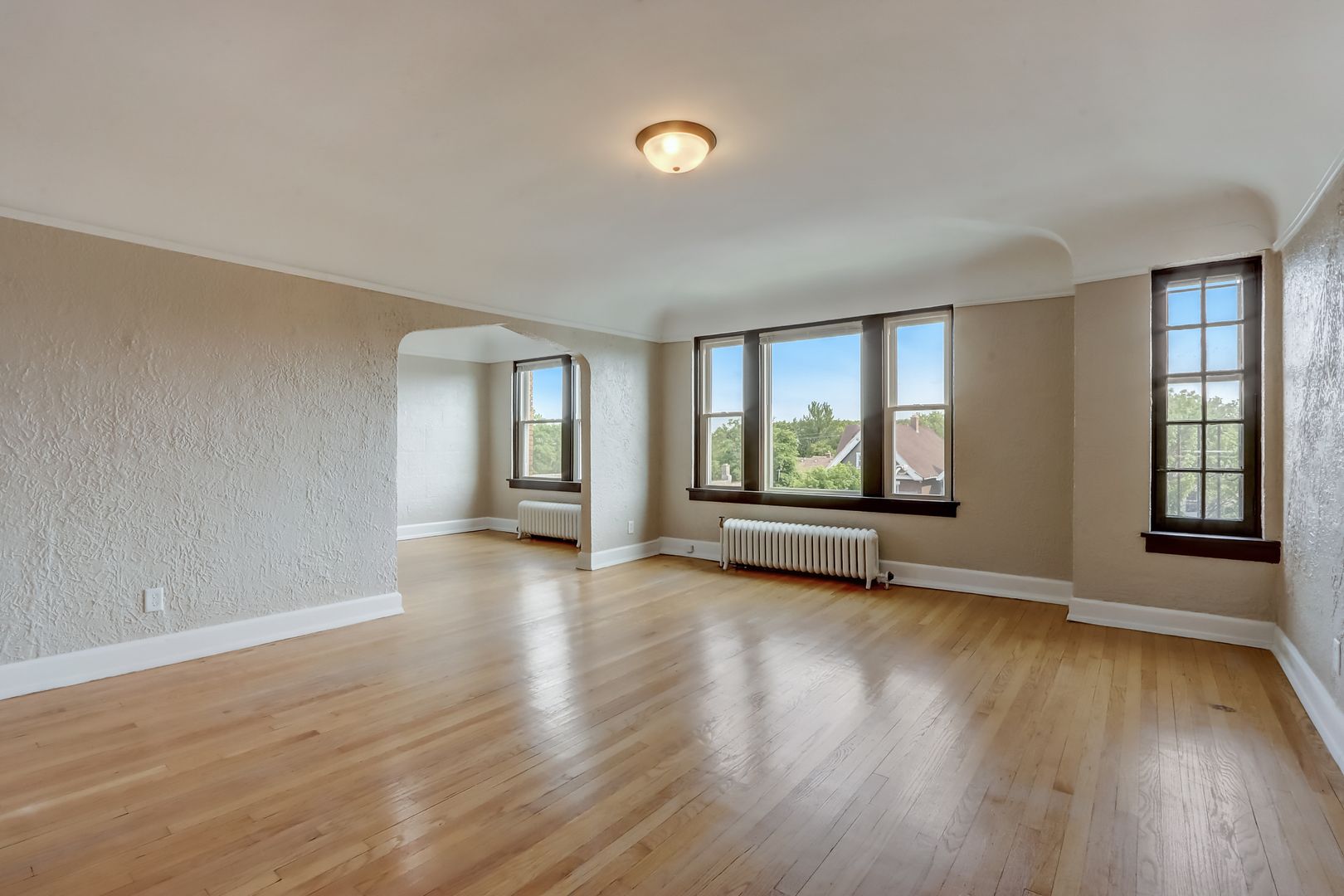 Milwaukee Apartment: 3124 W National Ave