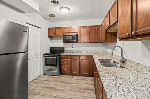 Listing photo thumbnail