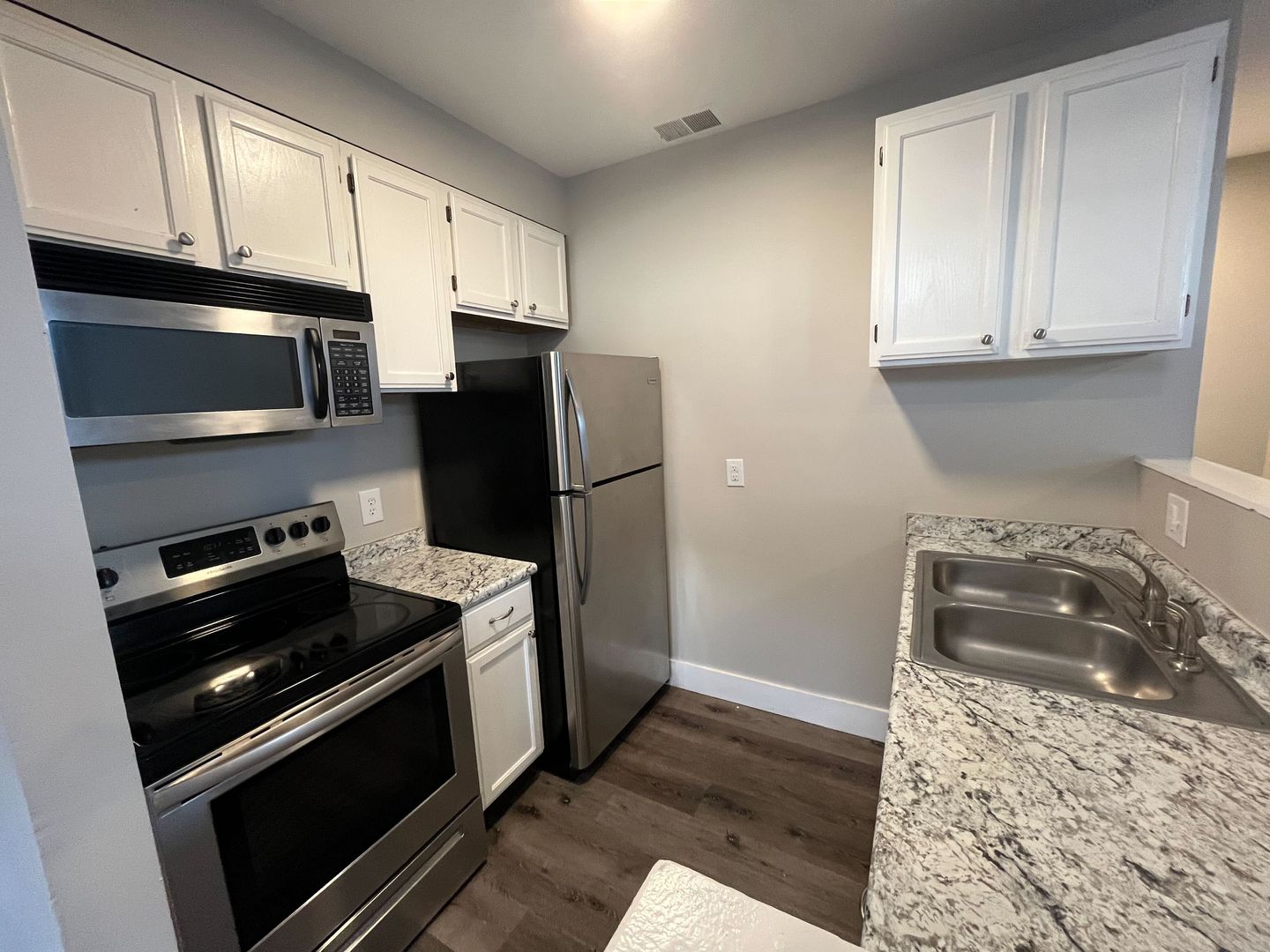 Cincinnati Apartment: 3103-3107 Colerain Ave