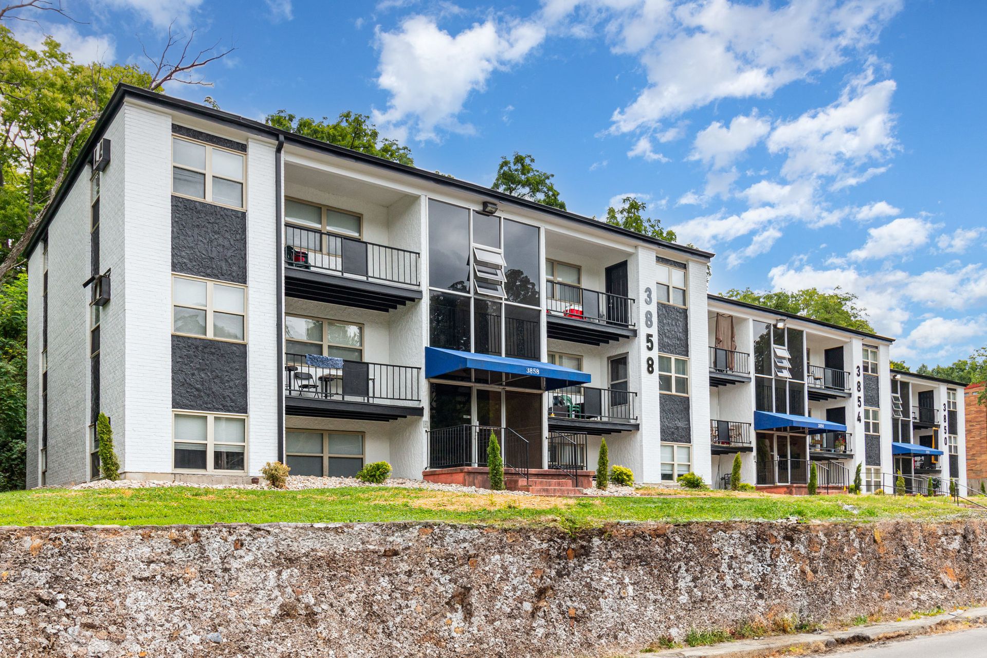 Cincinnati Apartment: 3858 Washington Ave