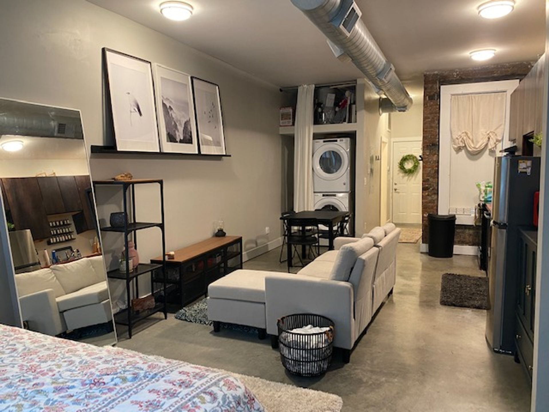 Cincinnati Apartment: 24 E. 14th St