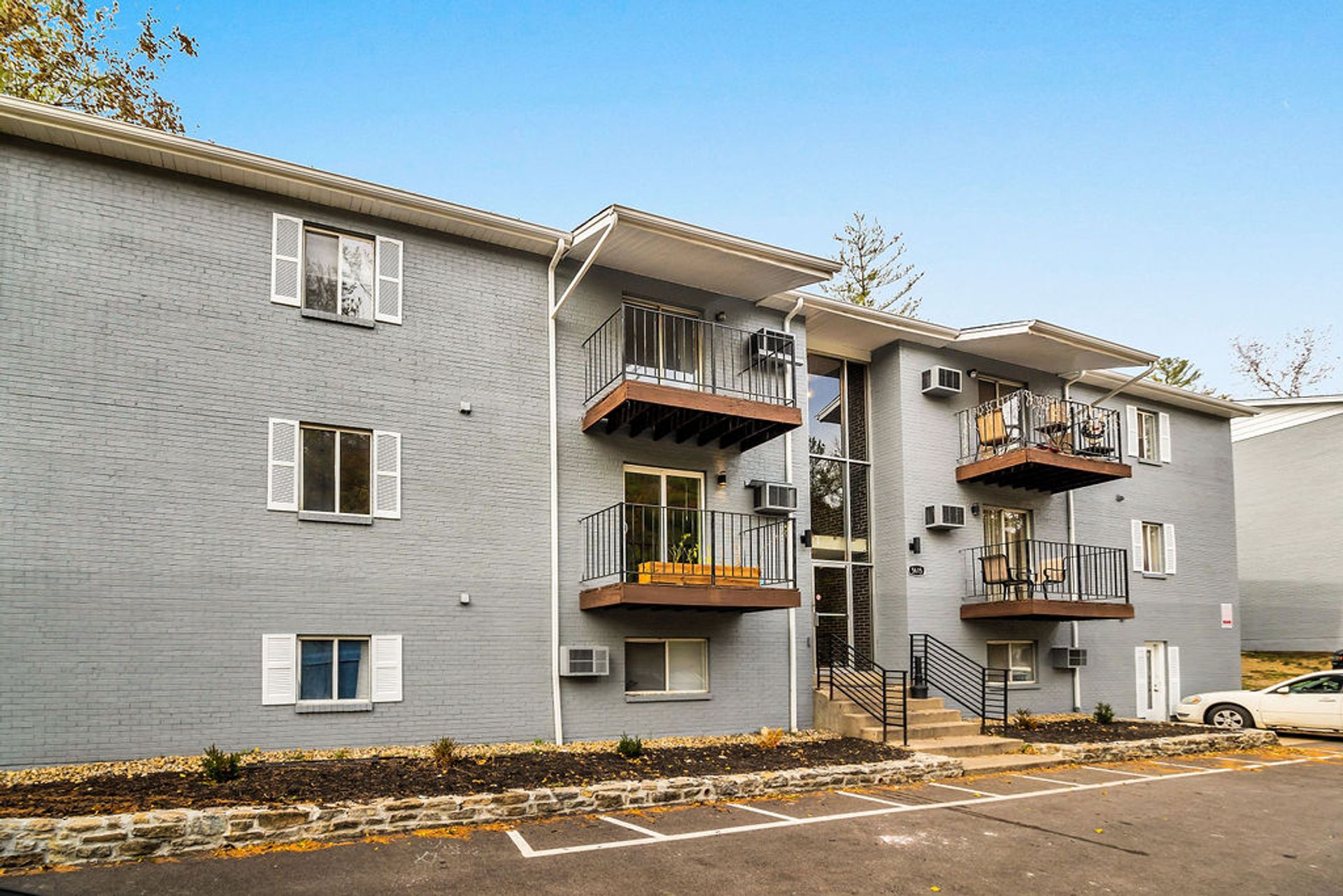 Milford Apartment: 5615-5617 Happy Hollow Rd