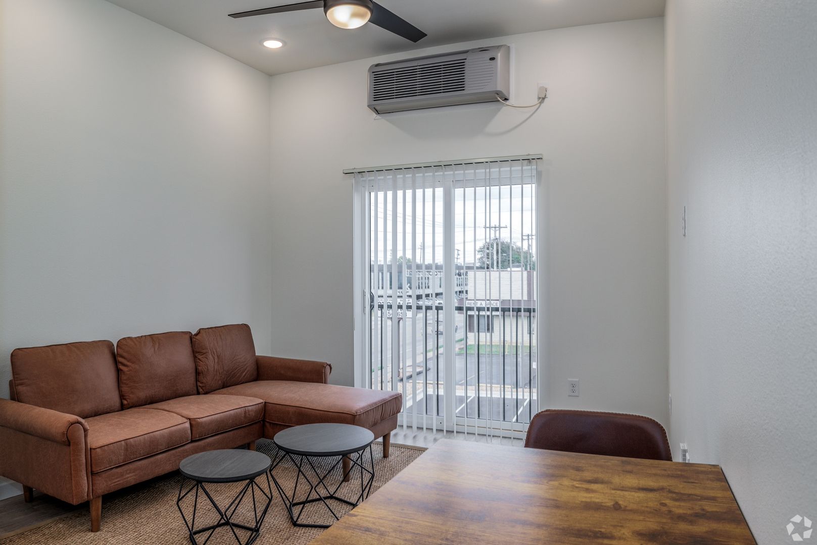 Springfield Apartment: 1310 E St. Louis Street