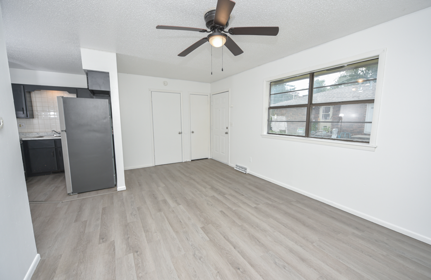 Springfield Apartment: 803 s Jefferson