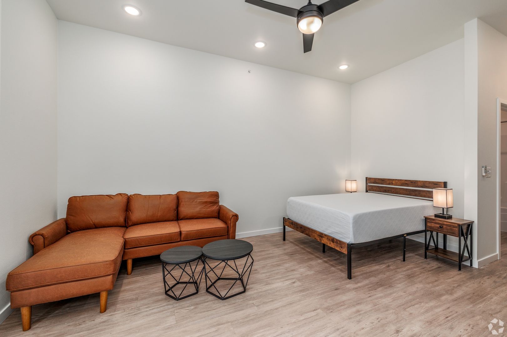 Springfield Apartment: 1310 E St. Louis Street