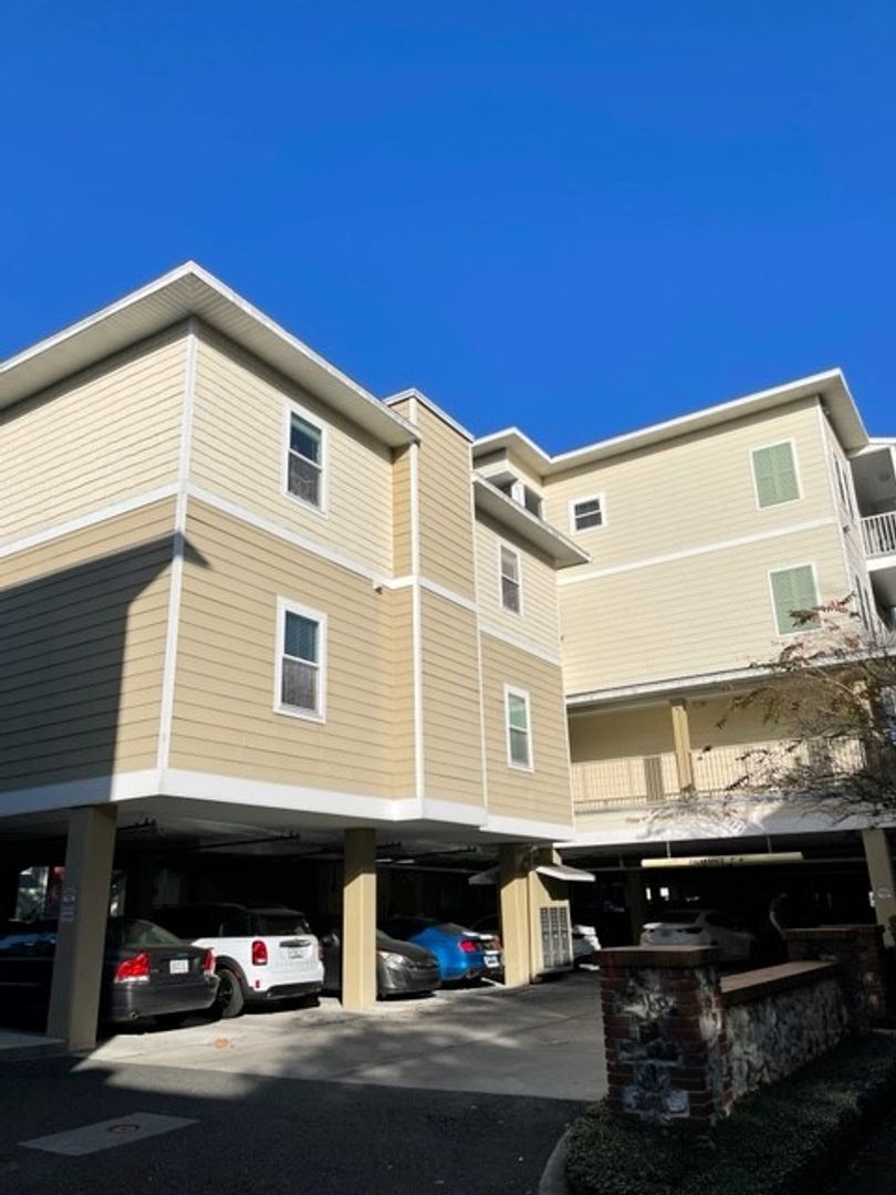Gainesville Apartment: 1100 SW 6th Avenue