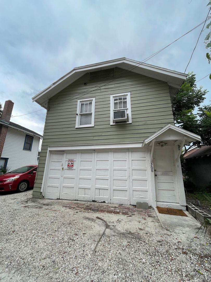 Gainesville House: 308 SW 12th Street
