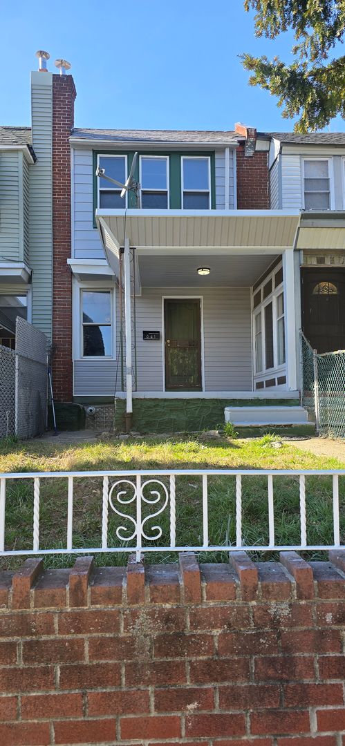 Philadelphia House: 843 E Price St