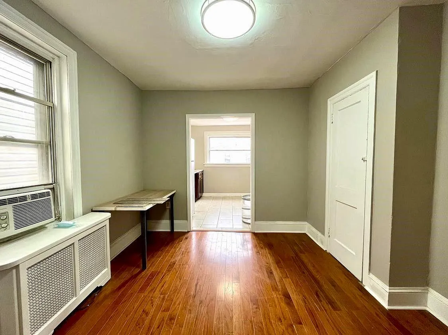Philadelphia Apartment: 2127 Tasker St