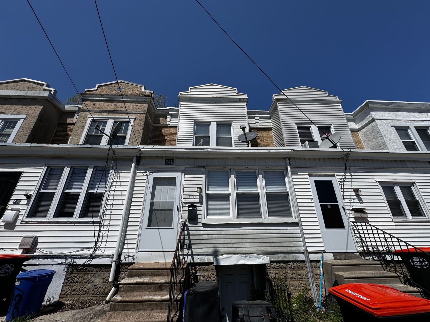 Chester House: 140 E 21st St