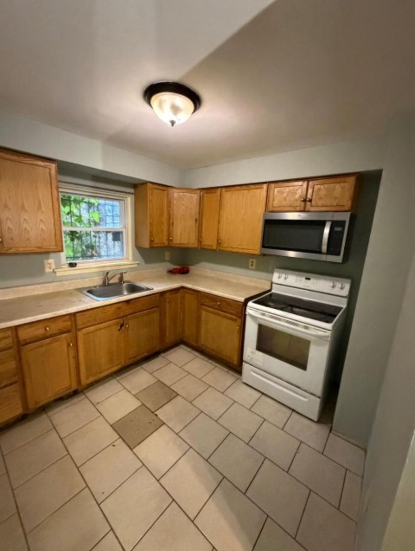 Philadelphia House: 1918 Bonitz St