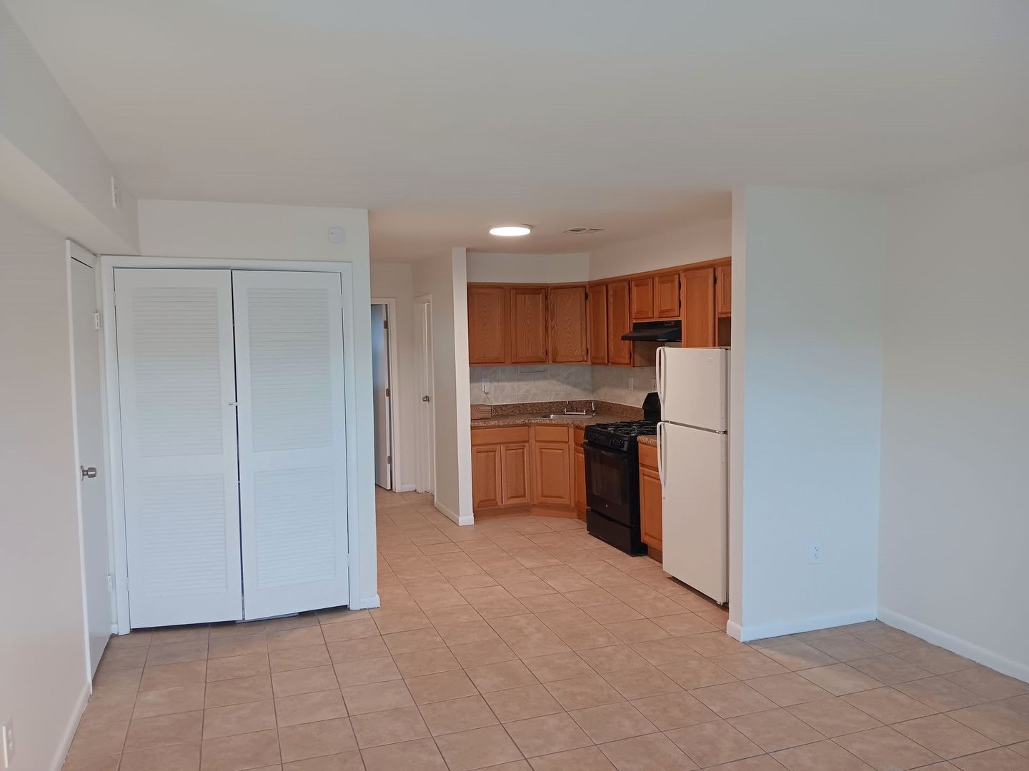 Philadelphia Apartment: 5304 Jackson St