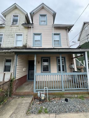 3 Bedroom Apartment – 1016 Pine St - Unit 1, Darby, PA 19023